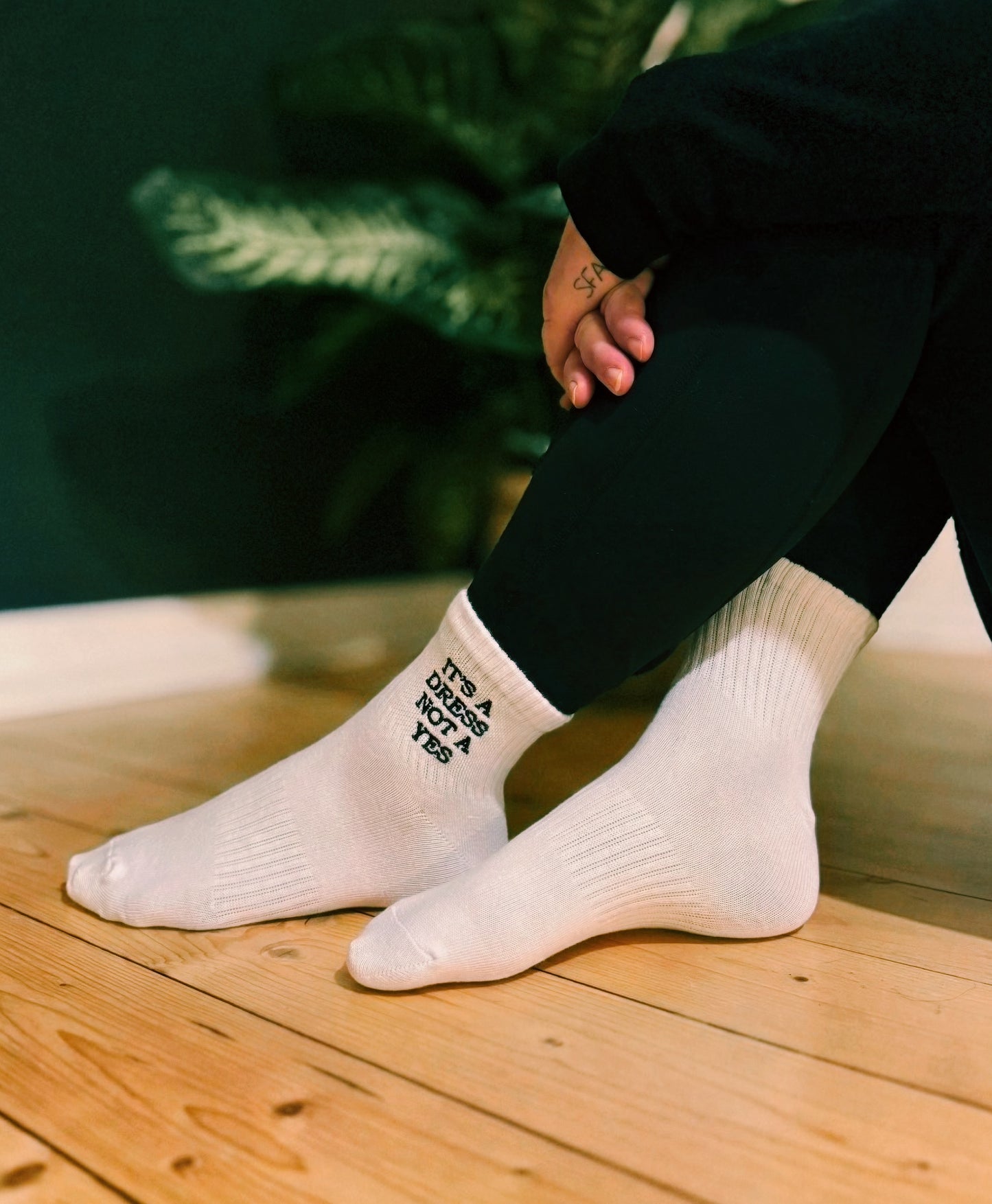 IT‘S A DRESS NOT A YES